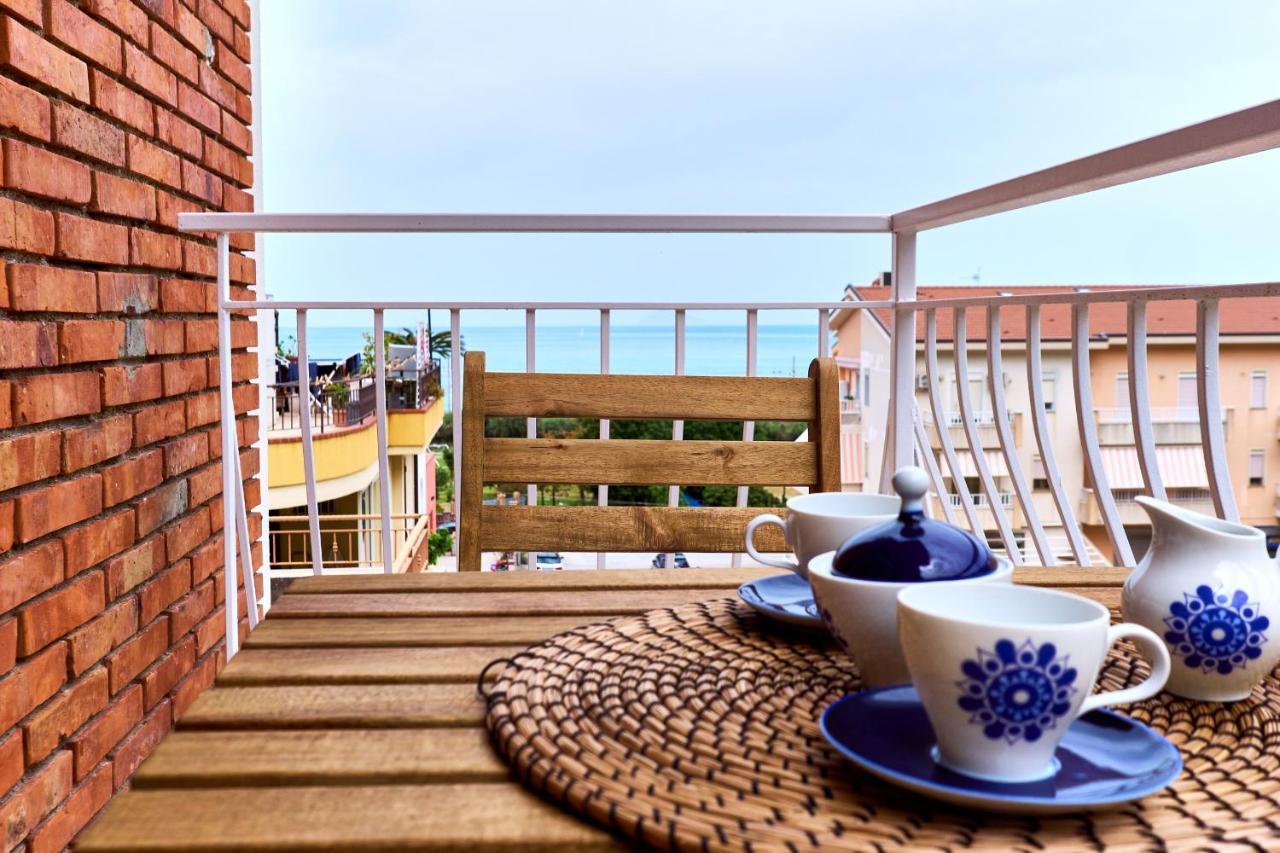 Vento Di Mare Aparthotel ปิไรโน ภายนอก รูปภาพ